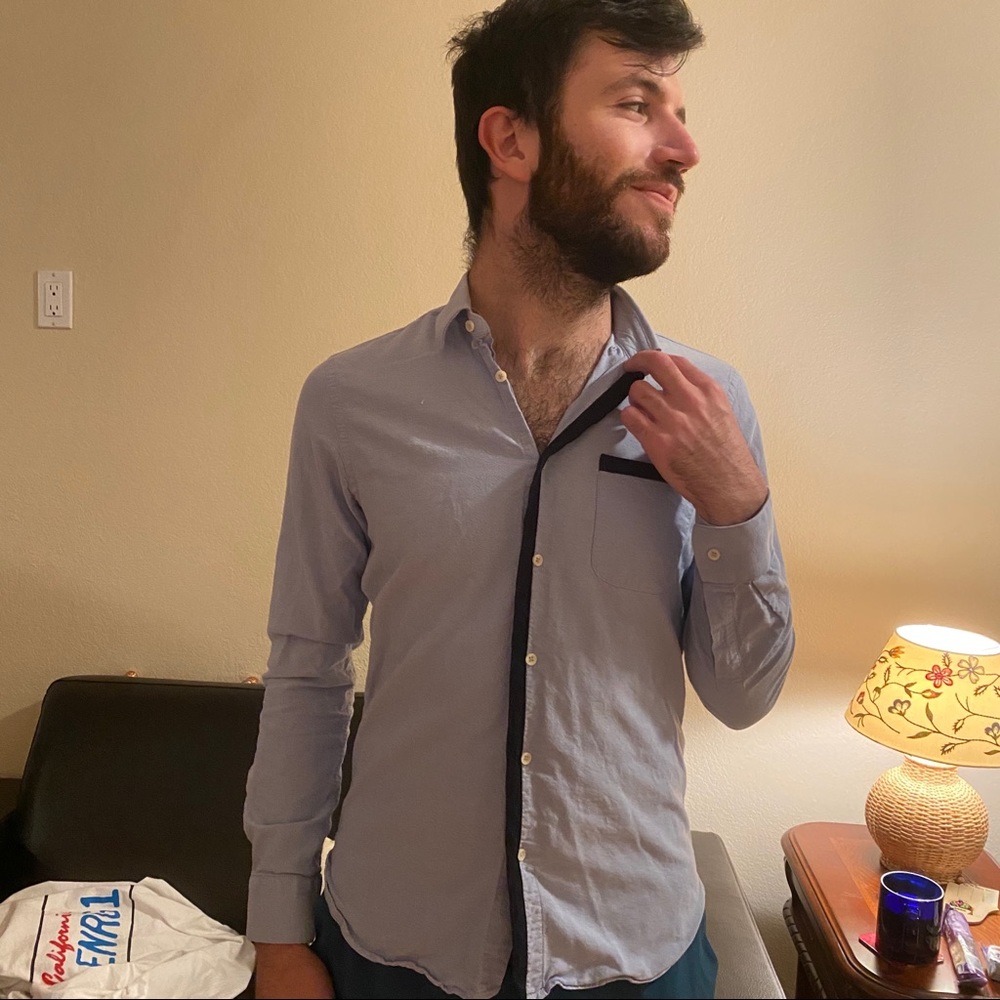Stylish dress shirt, perfect for a night out
